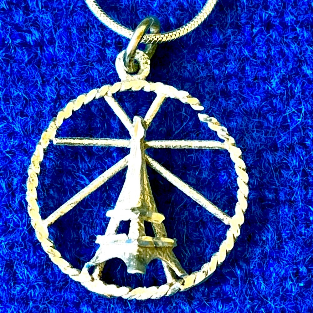 Sterling silver Eiffel Tower Paris pendant Necklace 925